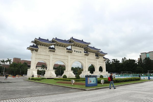 Explore the Best UK Spots for Memorable Medieval Castle Guided Tours